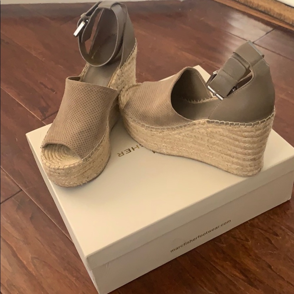 Marc Fisher Adalyn wedge sandals size 8.5